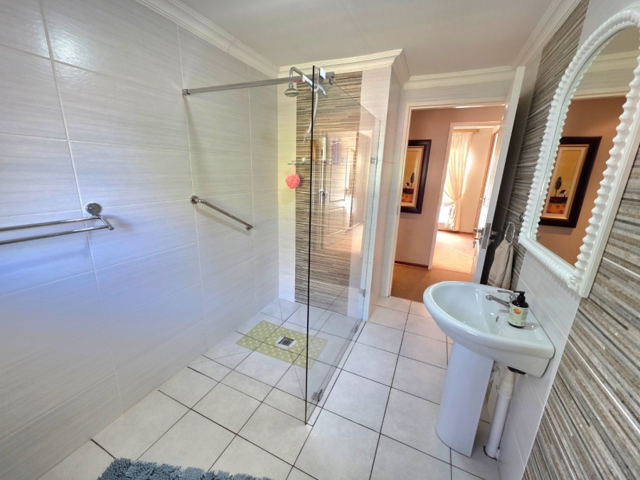 2 Bedroom Property for Sale in La Provance Free State